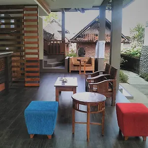 indraprastha-ubud-home-stay.ubudhotelsnow.com/